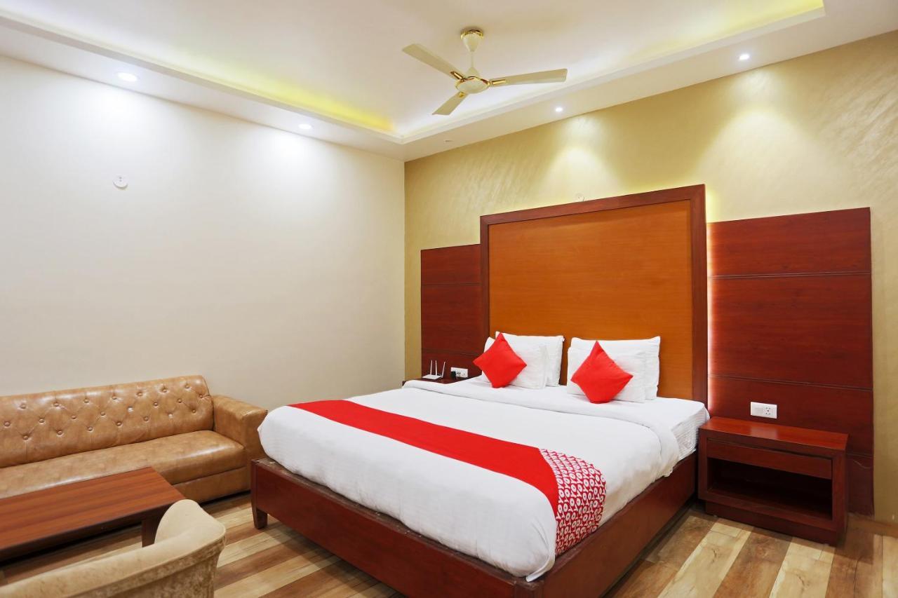 Capital O Green Palms Near Jhilmil Metro Station Hotel New Delhi Exterior photo