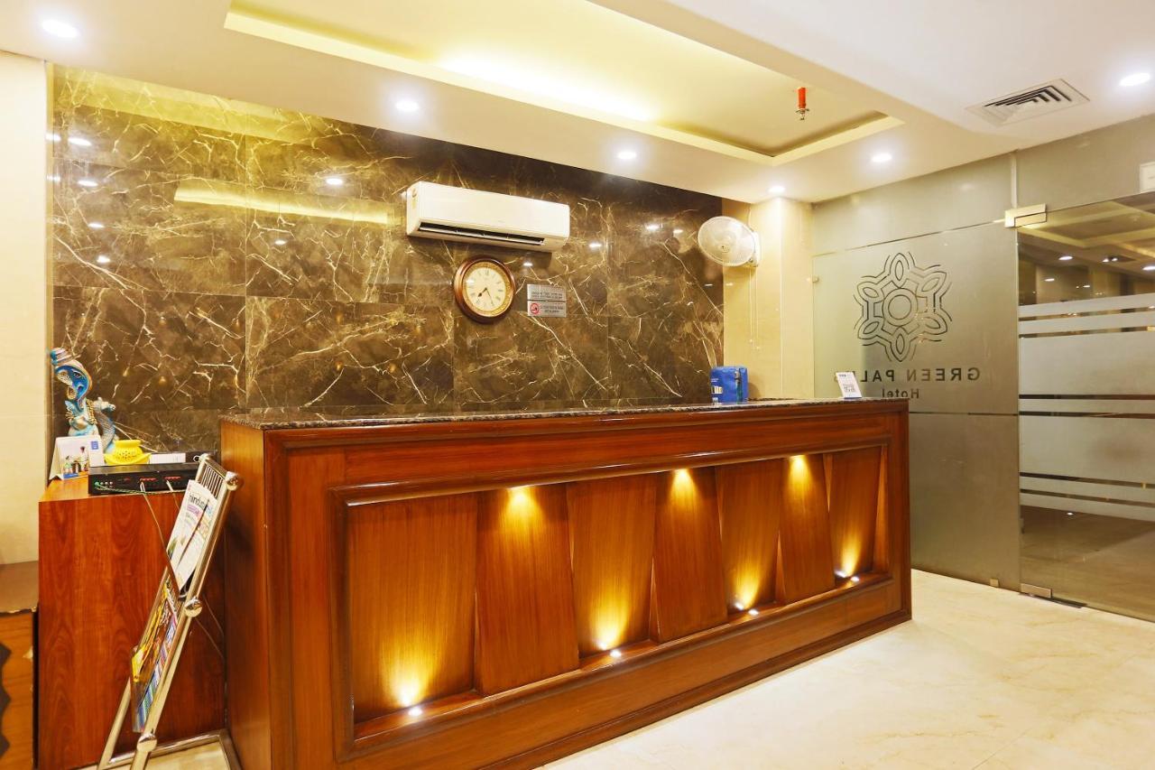 Capital O Green Palms Near Jhilmil Metro Station Hotel New Delhi Exterior photo