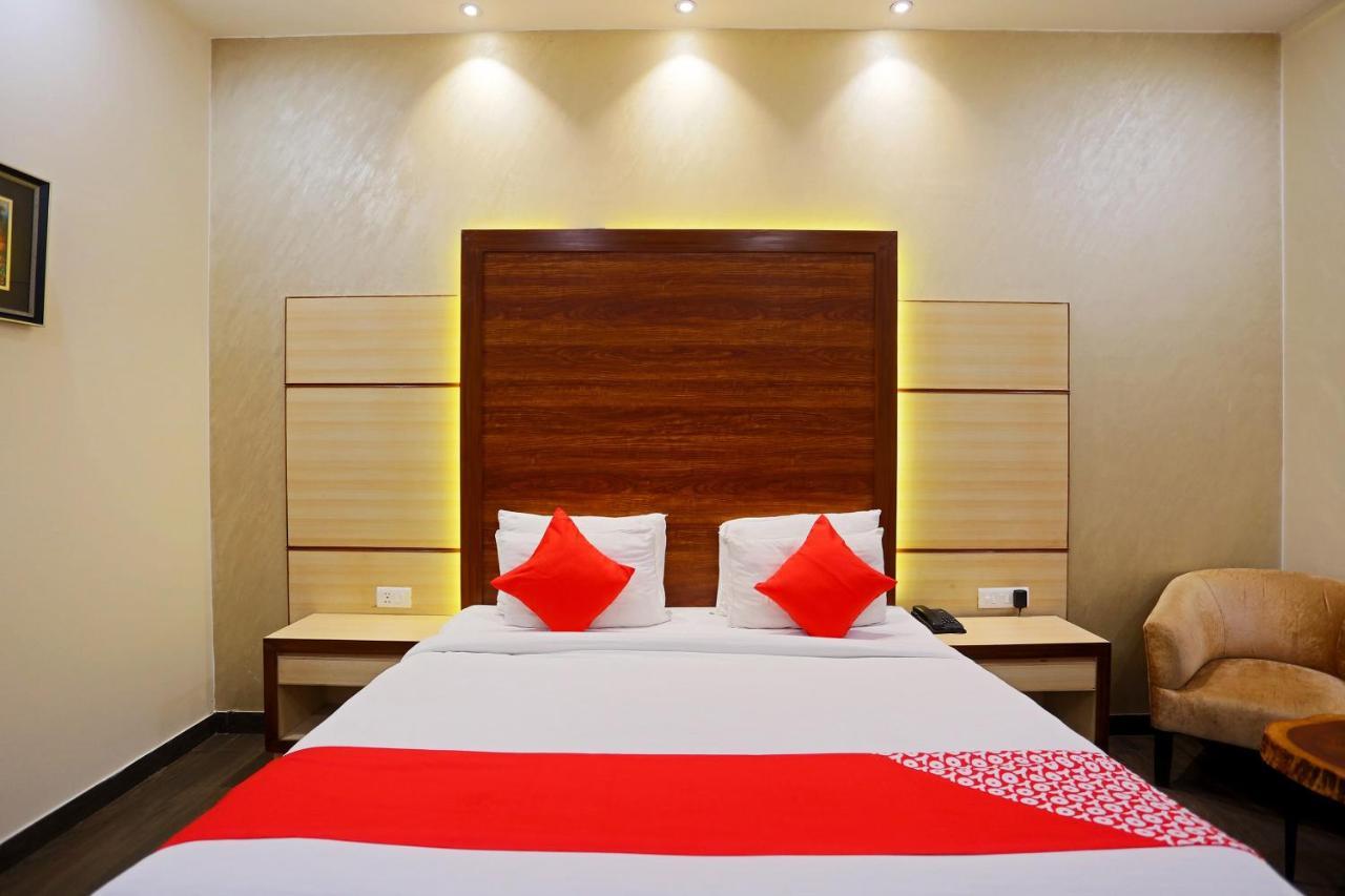 Capital O Green Palms Near Jhilmil Metro Station Hotel New Delhi Exterior photo