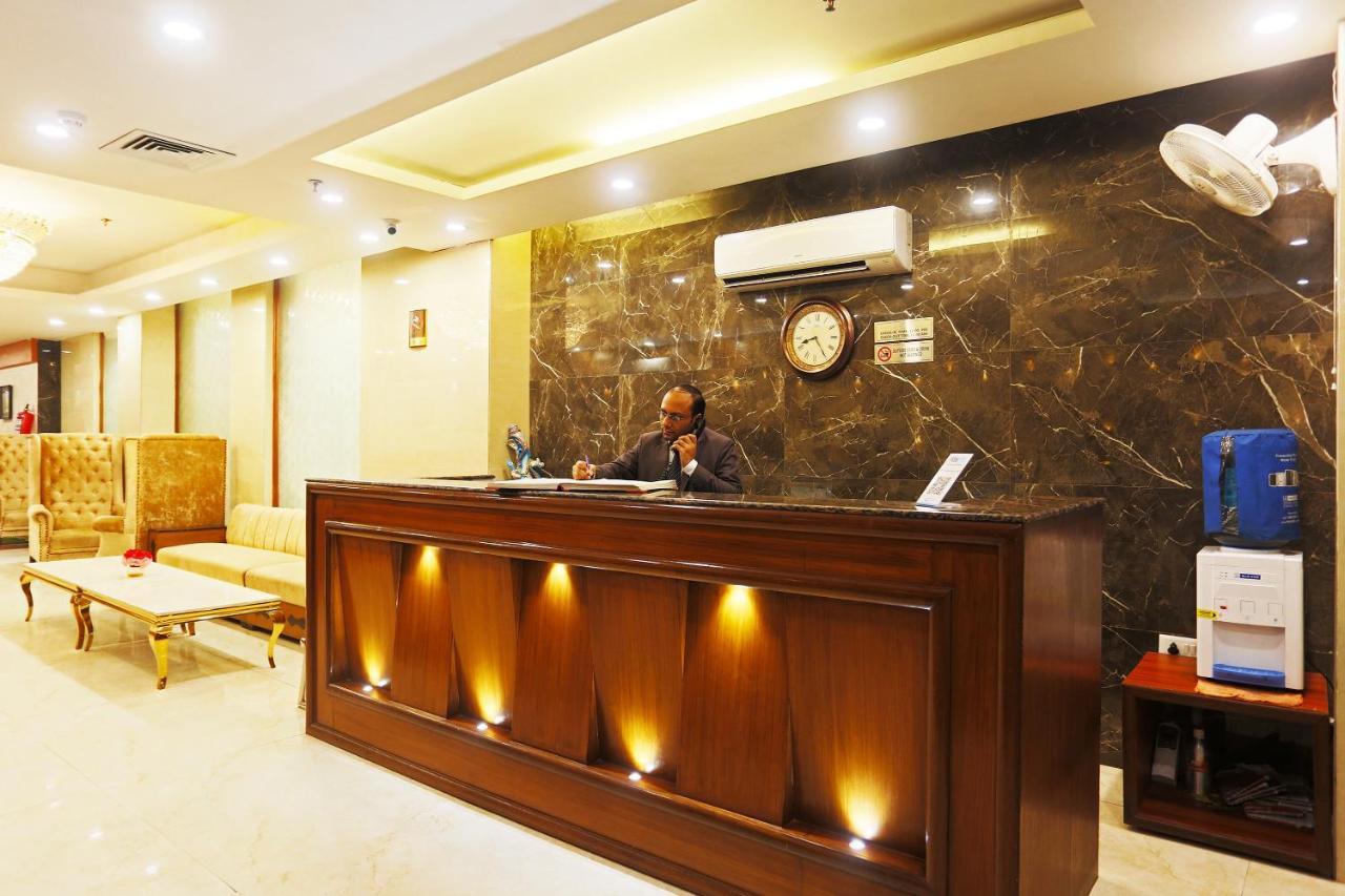 Capital O Green Palms Near Jhilmil Metro Station Hotel New Delhi Exterior photo