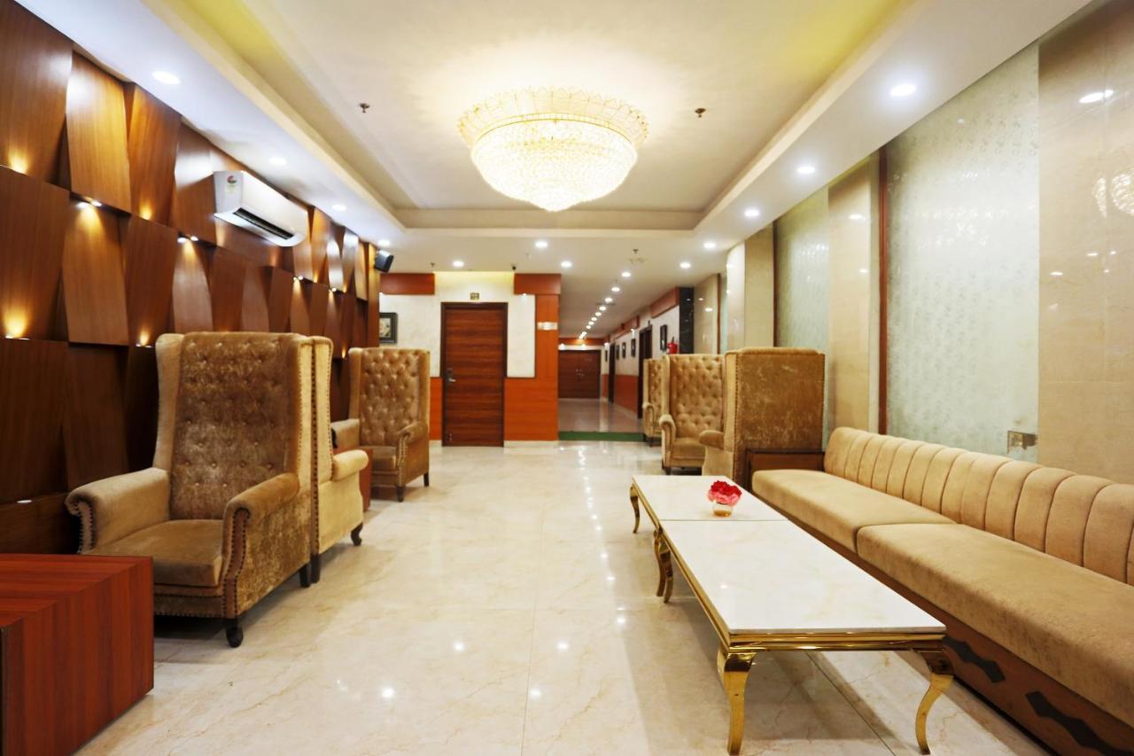 Capital O Green Palms Near Jhilmil Metro Station Hotel New Delhi Exterior photo